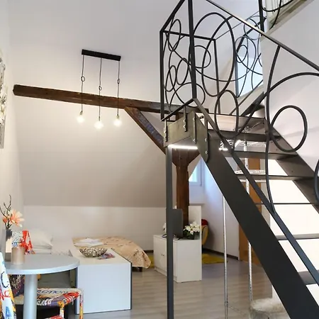 Republic Square Loft * Praha